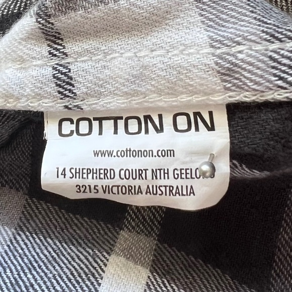 SALE ☘️ COTTON ON gray plaid long sleeve button down shirt - Picture 13 of 15